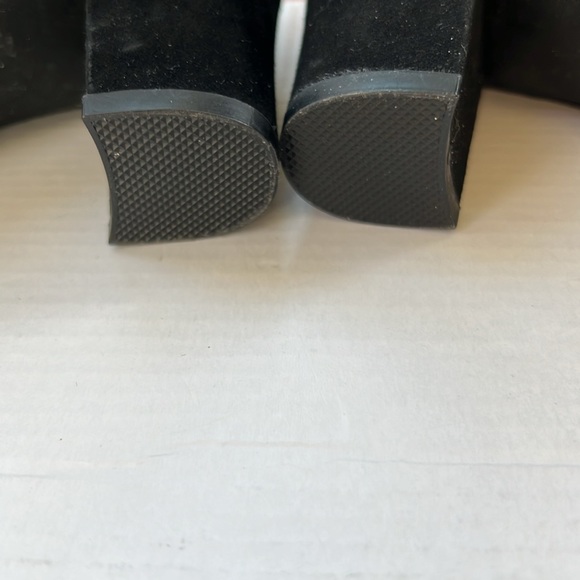 Vaneli Dedalo Suede Tassel Heels - Picture 9 of 10